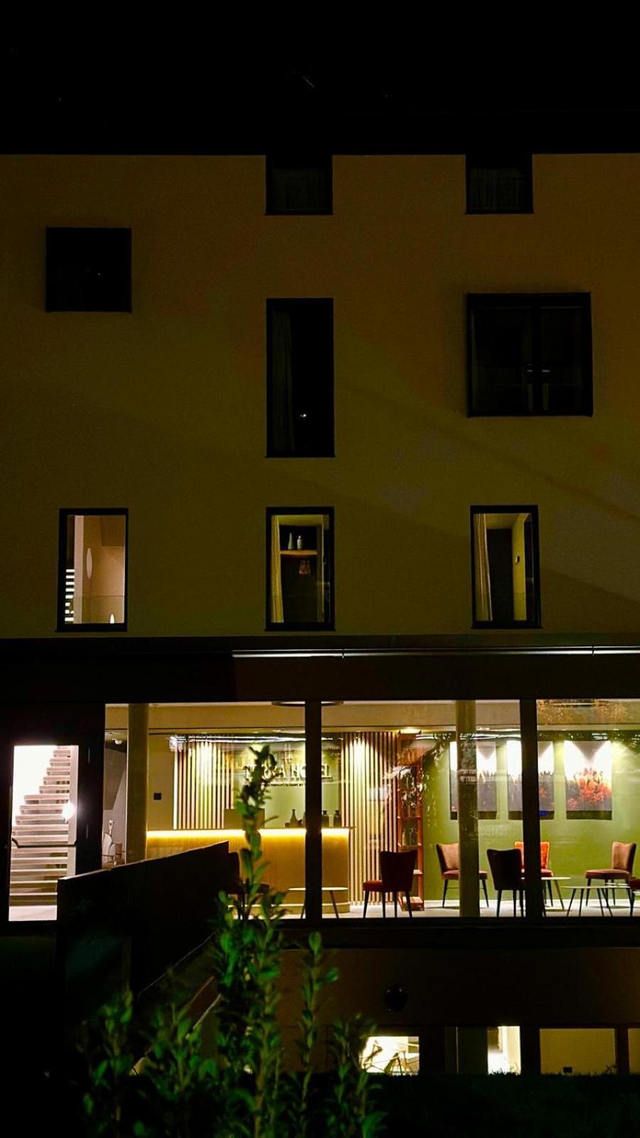 Terra Hotel Boutique Tirano Ngoại thất bức ảnh